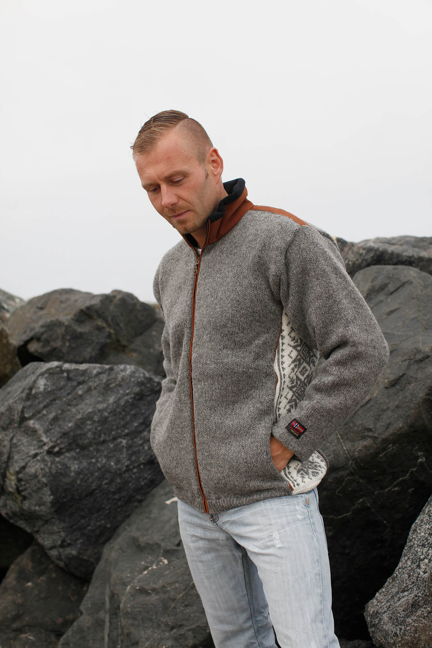 Classic norwegian windbreaker jacket of pure new wool by Gjestal.